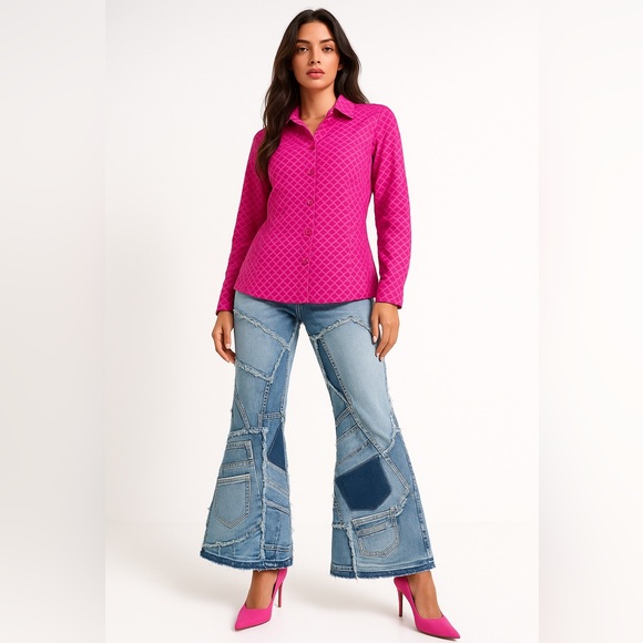 Chico's Tops - Chico’s Bright Pink Wrinkle Resistant Geometric Top With Pink Buttons - Size 8